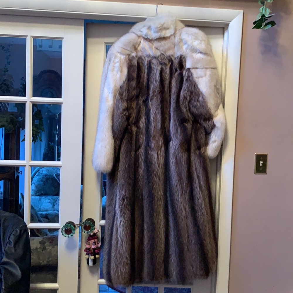 Vintage Full Length Fox Fur Coat - Picture 5 of 14